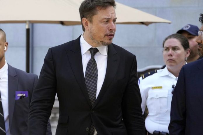 report:-elon-musk’s-spacex-may-rescue-‘stranded’-astronauts