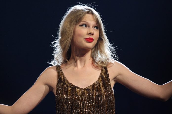another-concert-malfunction-embarrasses-taylor-swift-in-tour-appearance another-concert-malfunction-embarrasses-taylor-swift-in-tour-appearance