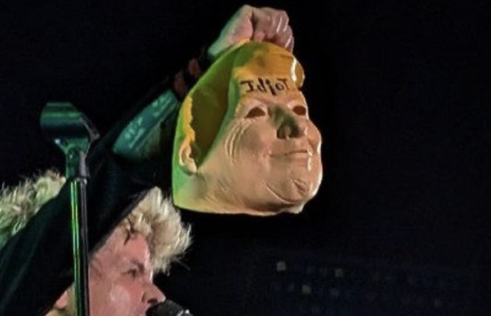 calls-to-boycott-beloved-band-explode-after-lead-singer-pulls-disgusting-anti-trump-move