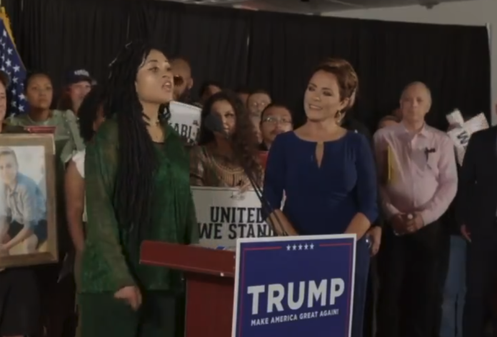 watch:-former-democrat-brings-the-house-down-at-kari-lake-rally,-scorches-kamala