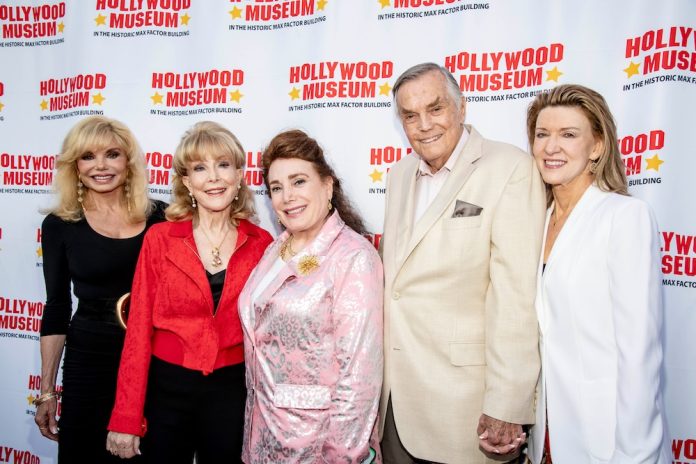 legendary-game-show-host-dies-at-98