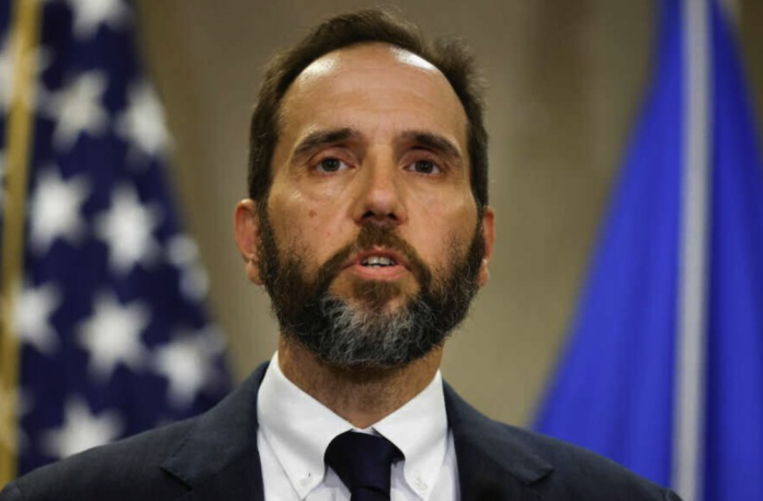 breaking:-jack-smith-files-new-trump-indictment,-admits-defeat-on-key-details breaking:-jack-smith-files-new-trump-indictment,-admits-defeat-on-key-details