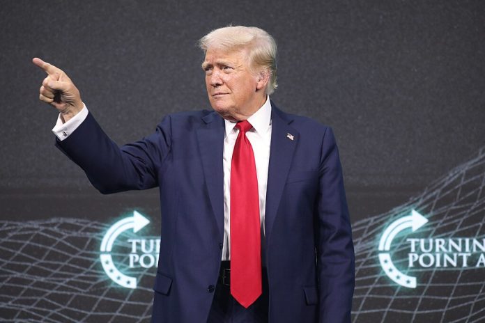 Donald_Trump_53911666084.jpg
