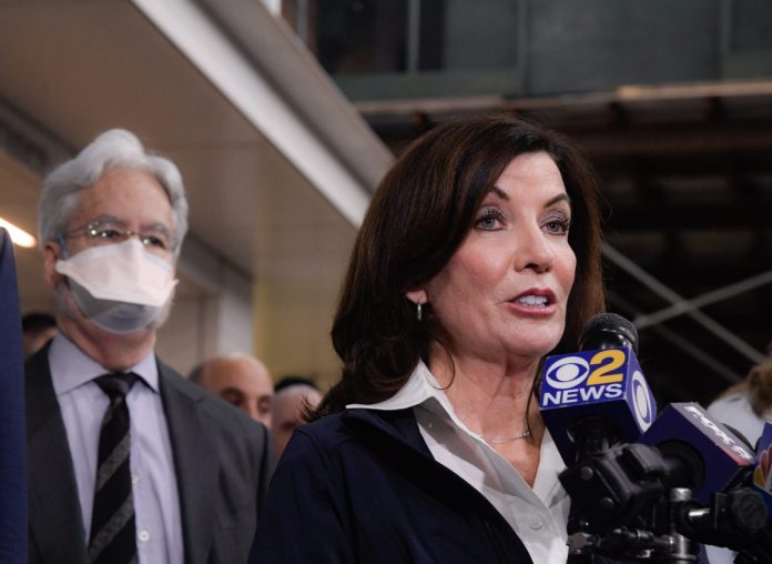 Gov._Kathy_Hochul_speaks_during_the_Maimonides_Visit-scaled.jpg