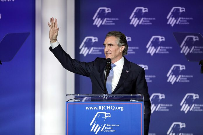 Doug_Burgum_53299093548.jpg