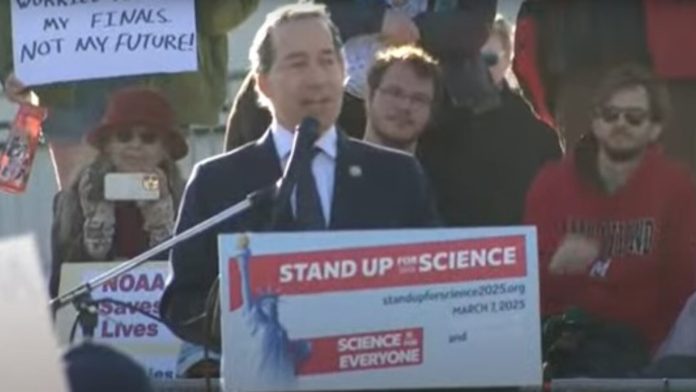loathsome-rep-jamie-raskin-tries-to-roast-republicans-on-dei-with-a-cringeworthy-shot-and-it-blows-up-in-his-face-video-the-gateway-pundit-2025-03-08t174024-000z