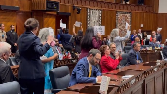 watch-as-tom-homan-highlights-missing-children-in-speech-to-az-legislature-radical-open-borders-democrats-walk-out-holding-signs-with-illegal-aliens-names-then-protest-outside-of-capitol-one-dem