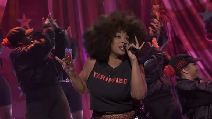 fat-leftist-wears-tariffied-t-shirt-on-snl-in-a-tasteless-jab-at-trump-and-most-likely-knows-nothing-about-the-topic-the-gateway-pundit-2025-04-13t162026-000z