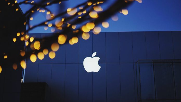 report-tech-giant-apple-flies-in-five-planeloads-of-iphones-from-china-and-india-to-dodge-trumps-america-first-tariffs-the-gateway-pundit-2025-04-08t200055-000z