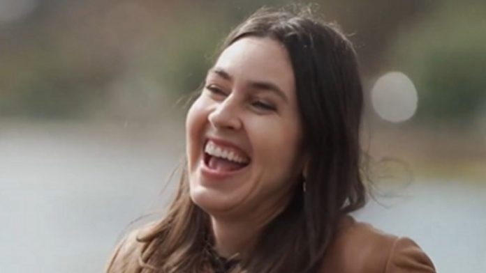 liberal-journalist-taylor-lorenz-fangirls-over-accused-murderer-luigi-mangione-video-the-gateway-pundit-2025-04-15t032015-000z