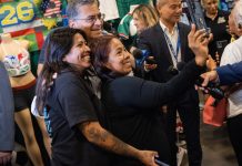 Newsom and Becerra Mocked for Clearing Restaurant of Customers for Photo Op