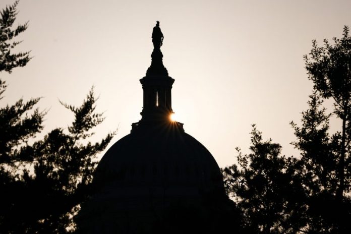 trump-backed-bill-to-make-daylight-savin