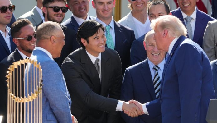 trump-welcomes-back-to-back-champions-do
