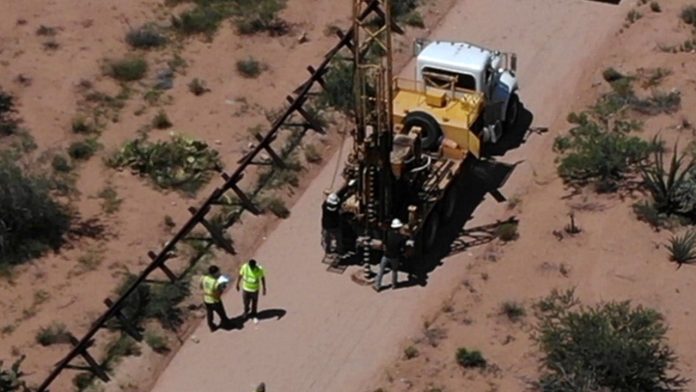 trump-border-wall-construction-begins-de