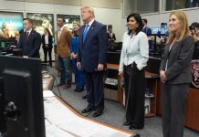 Trump Calls ISS Crew From Houston, Offers Oval Office Visit