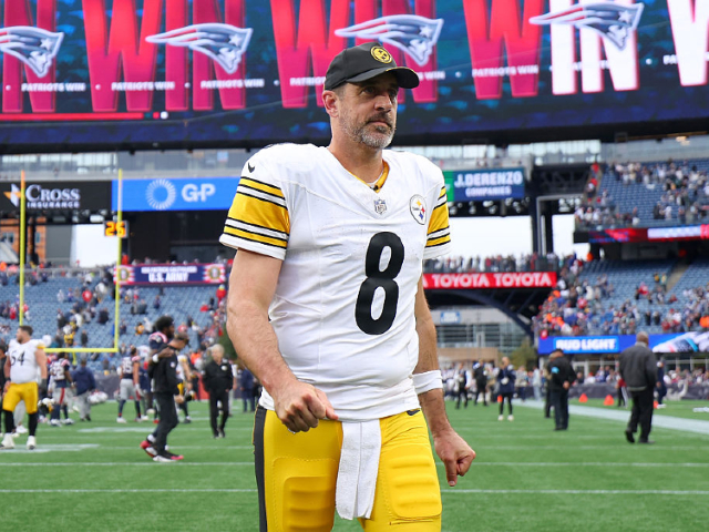 aaron-rodgers-throws-coaches-under-the-b