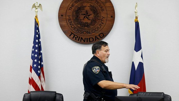 texas-police-department-shut-down-after-