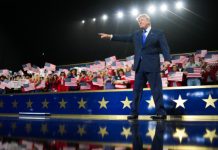 Trump Pledges $5,000 Dividend to Every American If GOP Holds Congress